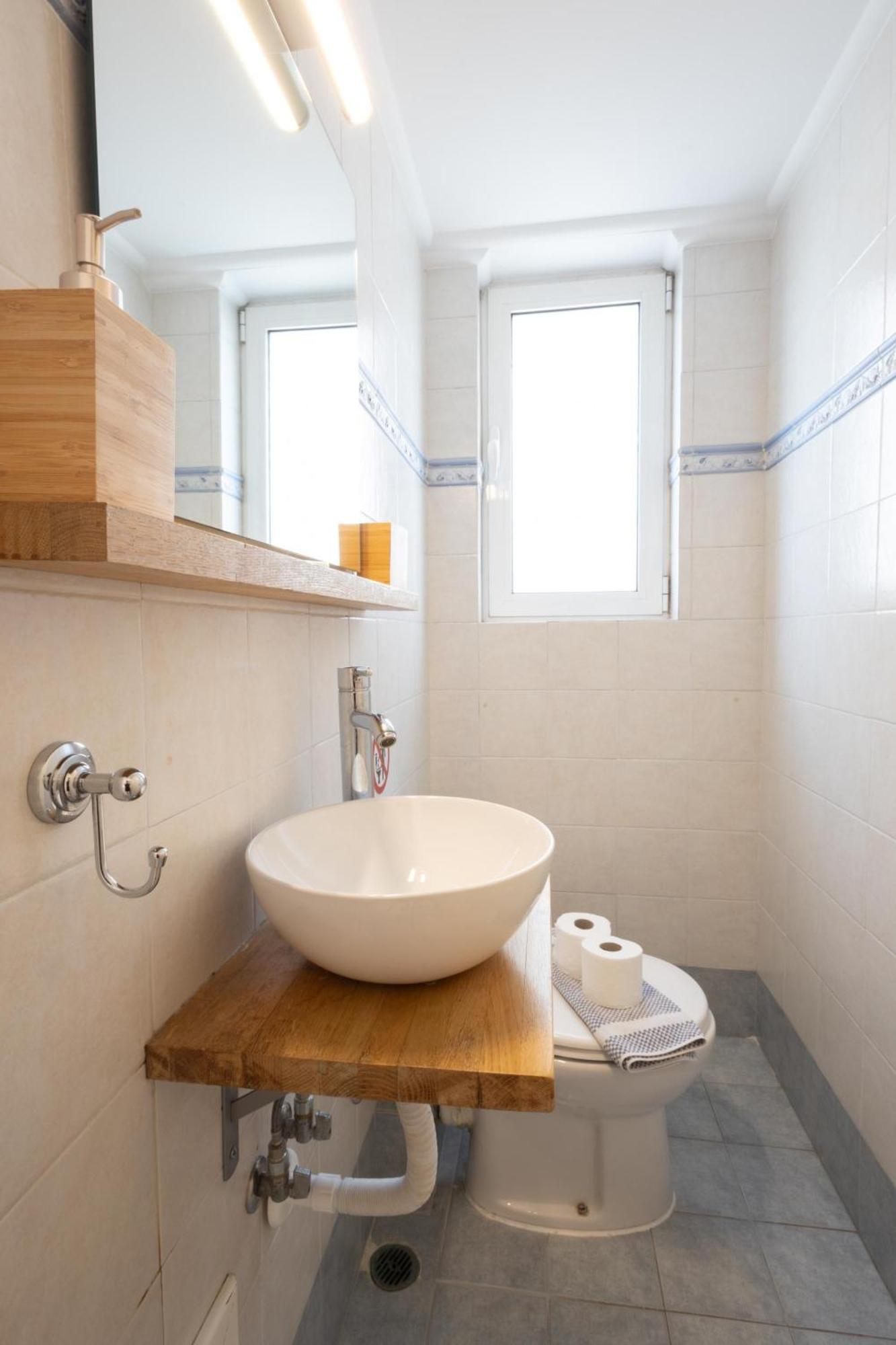 Luxury And Spacious Apt For 6 Guests Athens Exterior photo